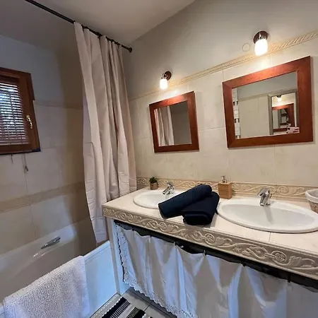 Dom wakacyjny Maison De Avec Piscine Chancelade