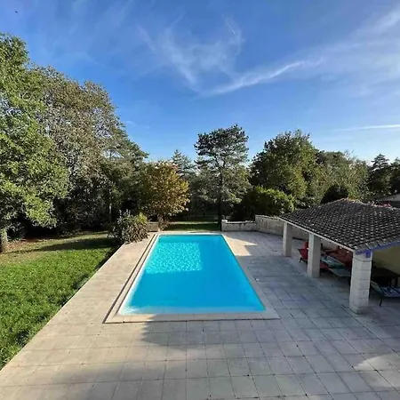 Vakantiehuis Maison De Avec Piscine *