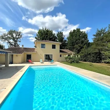 Dom wakacyjny Maison De Avec Piscine Chancelade