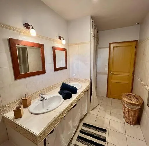 Сasa de vacaciones Maison De Avec Piscine *