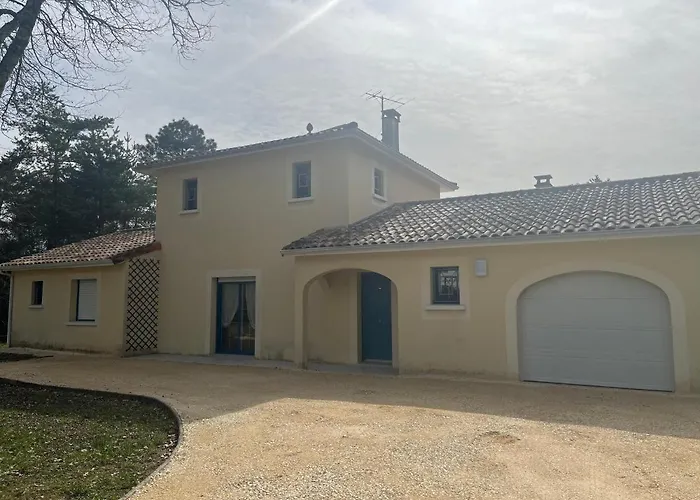 Сasa de vacaciones Maison De Avec Piscine